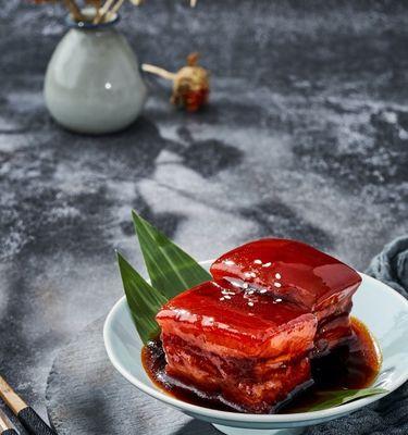 以素东坡肉为主题的美食做法（传统美味融合现代健康）