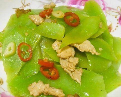 清爽美味的素炒莴笋片（做法简单）