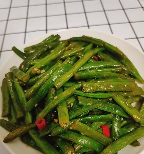 家常美食，以素炒四季豆（清爽爽口）
