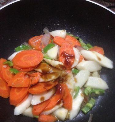 山药之美味素炒法（如何用最简单的方法呈现山药的香甜与口感）