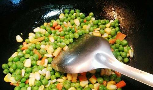 素炒青豆嘴（让你的素食生活更美味）