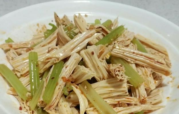 素炒芹菜胡萝卜腐竹（健康美味）