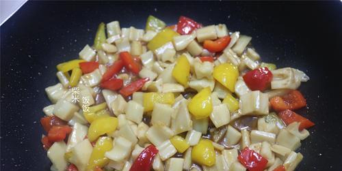 简单易学，尝鲜佳品——素炒莲菜（清爽可口）