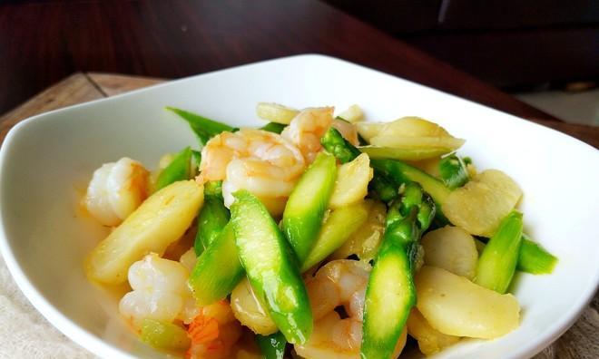 以素炒荸荠——简单易学的素食菜肴（荸荠的营养价值与烹饪技巧）