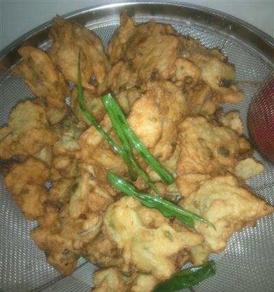 以酥炸茄子为主的美食探秘（如何制作酥炸茄子美食佳肴）