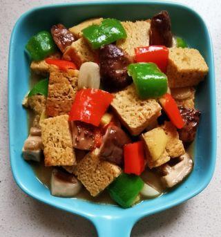 美味可口的酥炸冻豆腐（教你如何炸出口感酥脆的冻豆腐）
