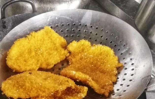 美味酥香鱼排的制作方法（让您忘记外面的餐厅）