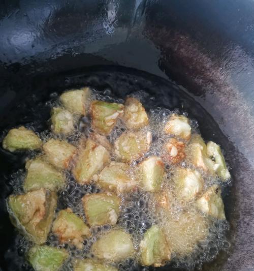 酥香可口的茄子美食（以茄子为主角的健康佳肴）