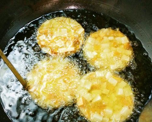 酥巴巴的制作方法（做出口感酥脆的美味小吃）