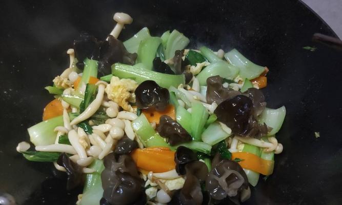 瘦肉油菜木耳的美味烹饪（简单易做）