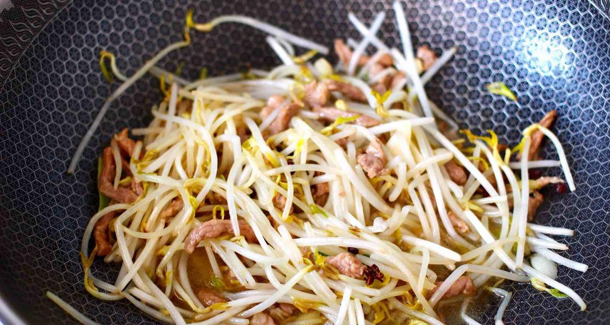 瘦肉炒绿豆芽，营养健康又美味（家常好菜）