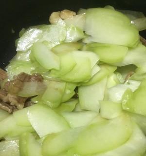家常美食，瘦肉炒佛手瓜片（美味健康）