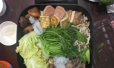 以寿喜烧为主角的日式烤菜做法大揭秘（传统日式美食寿喜烧制作流程详解）