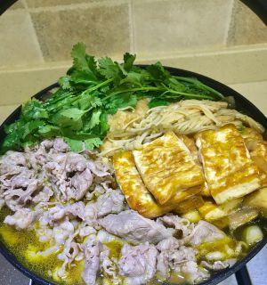 品尝传统美食——以寿喜锅的制作方法为主题的分享（探寻韩国独具特色的火锅文化）