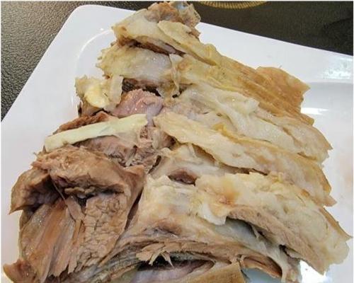 手抓羊肉，自己动手做美食（用最原始的方式体验美食乐趣）
