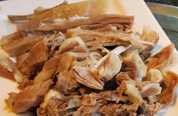手抓羊肉，自己动手做美食（用最原始的方式体验美食乐趣）