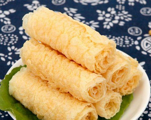手抓腐皮卷——一道别样的美味（手抓腐皮卷的制作方法及口感介绍）