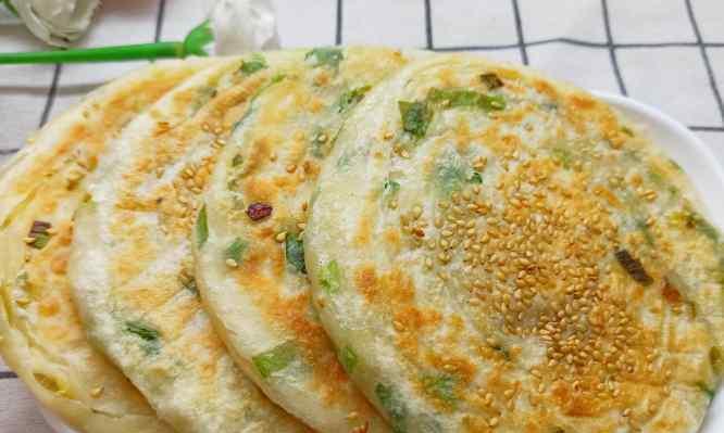 手抓葱饼的制作方法（传统美食）