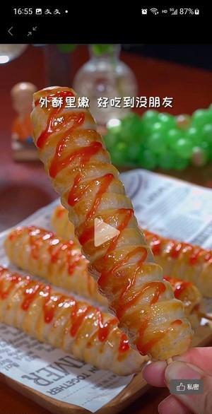 手抓饼卷烤肠制作方法（美味可口的手抓饼卷烤肠）