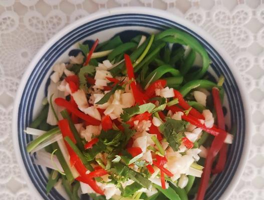 手撕豇豆，美味健康的家常菜（快来学习手撕豇豆的制作方法）