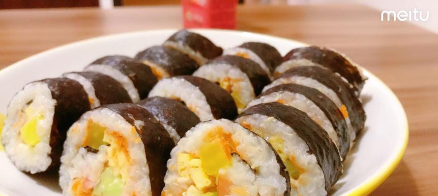 手卷寿司的制作方法（从选材到包裹）