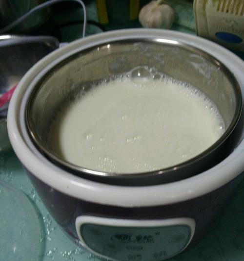 手工酸奶的制作方法（自己动手做健康酸奶）