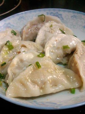 手工煎饺，美味不容错过（手工煎饺的制作步骤和技巧）