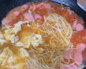 手工鸡蛋面的制作方法（体验传统美食的乐趣）