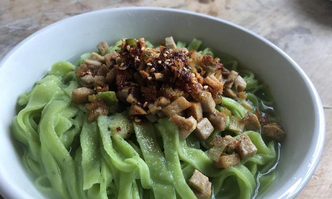 手工制作美味菠菜面片（做法详解）