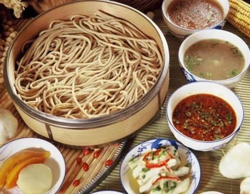 传统手艺，搓出栲栳美味（用手搓出口感独特的栲栳）