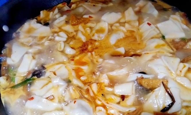 手工制作收工麻食窝窝面的做法（一步一步教你制作美味窝窝面）