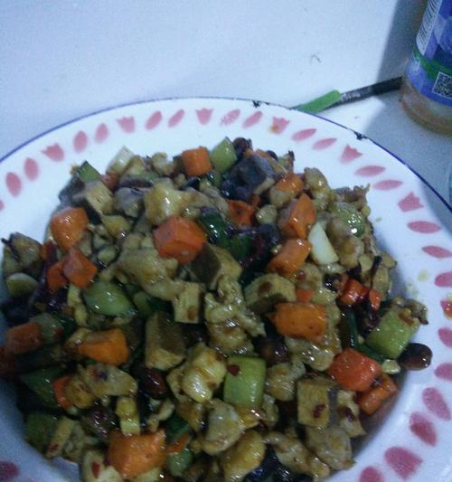 家常美食（用柿子椒的特殊口感）