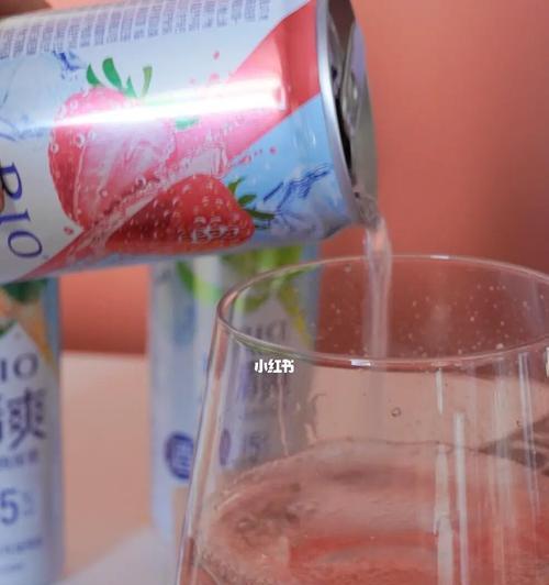 石榴气泡鸡尾酒（如何制作一杯口感丰富的石榴气泡鸡尾酒）