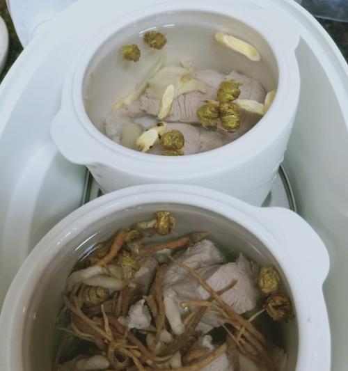 营养又美味的石斛炖猪脚（家庭美食必备）