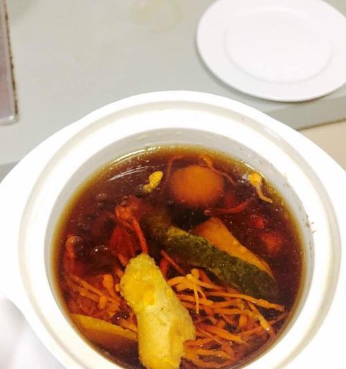 以石斛虫草花乌鸡汤为主题的养生菜谱
