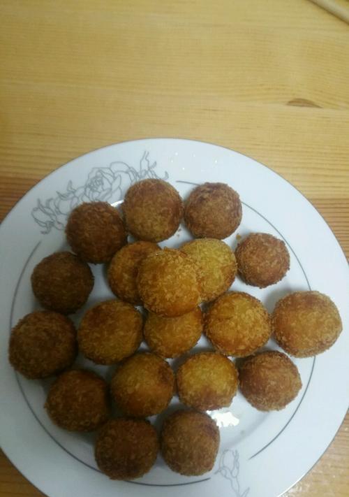 石锅鱼丸泡菜汤的做法（如何制作美味的石锅鱼丸泡菜汤）