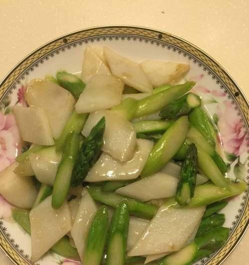 石锅山药的美味做法（探索山药的多种吃法）