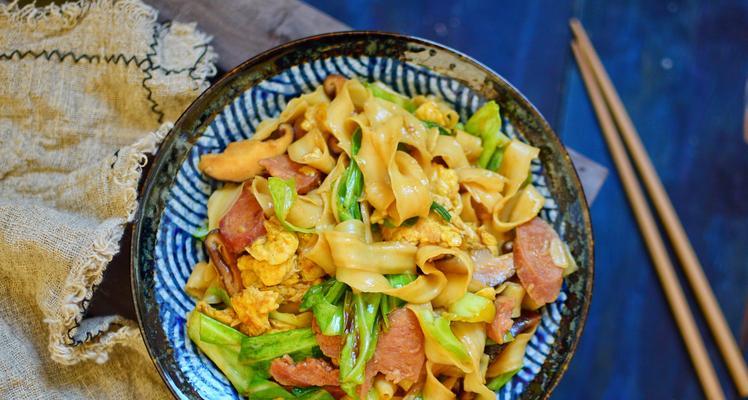 剩菜炒面，香喷喷的美味佳肴（做法简单）