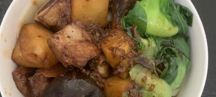 营养又美味，三色蔬菜排骨面宝宝面的做法（为宝宝打造健康饮食）