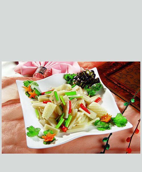 三色椒爆鲜鱿——美味佳肴的制作方法（学习制作三色椒爆鲜鱿）