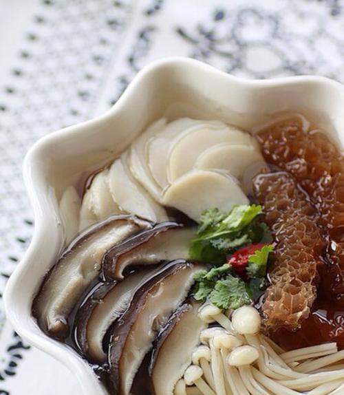 三色海茸羹的制作方法（以鲜美的海鲜为主角）