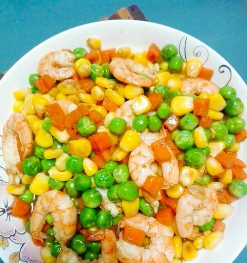 三色炒玉米，美味又营养（教你做出色的三色炒玉米）