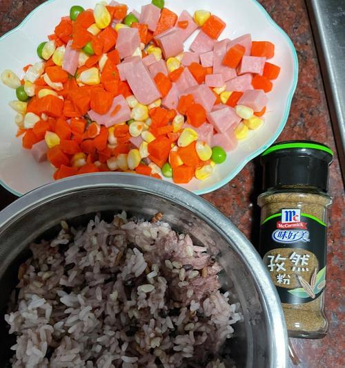 三色炒饭，营养丰富又美味（手把手教你做最地道的三色炒饭）