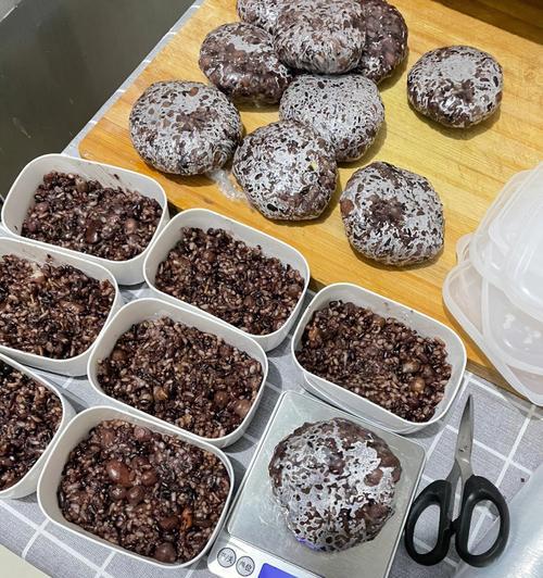 用三色糙米团制作营养美食（健康饮食的选择与创新）