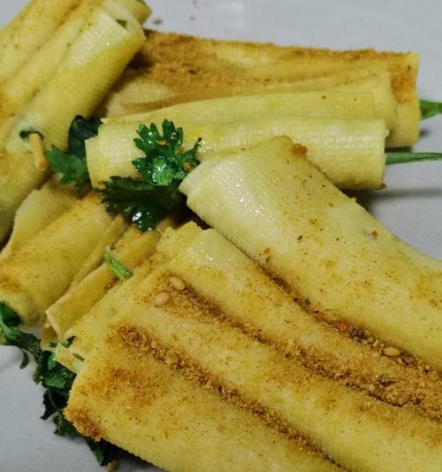 三色菜卷的制作方法（教你如何做出美味可口的三色菜卷）
