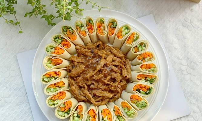 三色菜卷的制作方法（教你如何做出美味可口的三色菜卷）