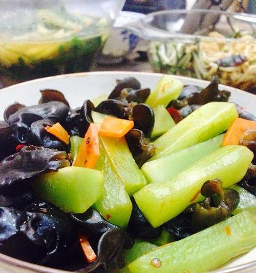 三色菜的制作方法（美食大全）