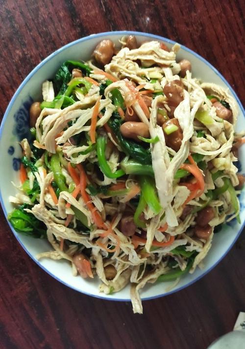 探秘三色拌切丝，让色香味俱佳的美味悄然而至（一道简单的家常菜）