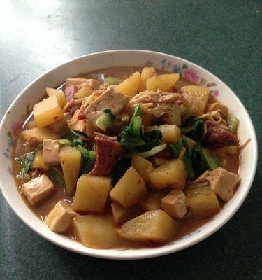 三片混菜，开启多彩味蕾之旅（一份口感浓郁的混菜）