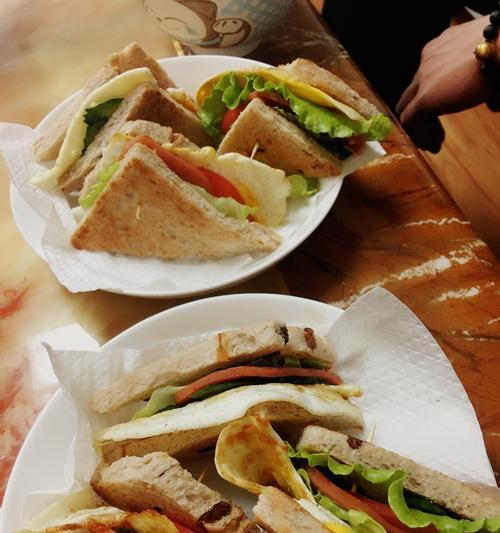 三明治拼盘的制作方法（用新鲜食材打造健康美味）